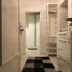 Apartment E&m *